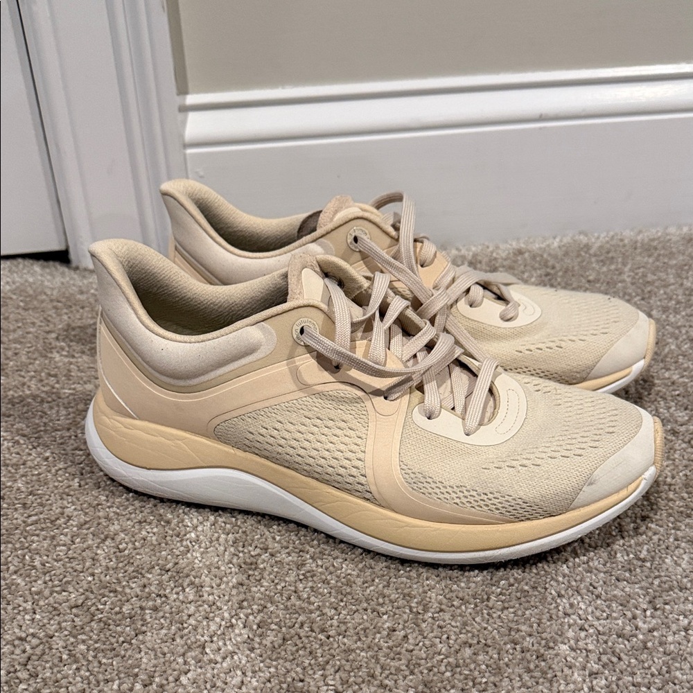 Lululemon Women's Chargefeel Low Workout Shoe Sz 9.5